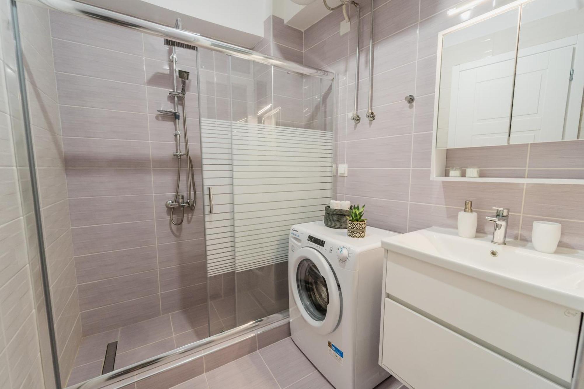 The Little Pigeon - Pink Apartment Ioannina Bagian luar foto